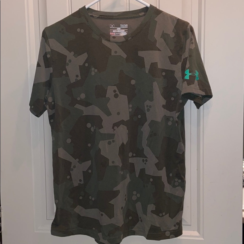 Under armour t- shirt